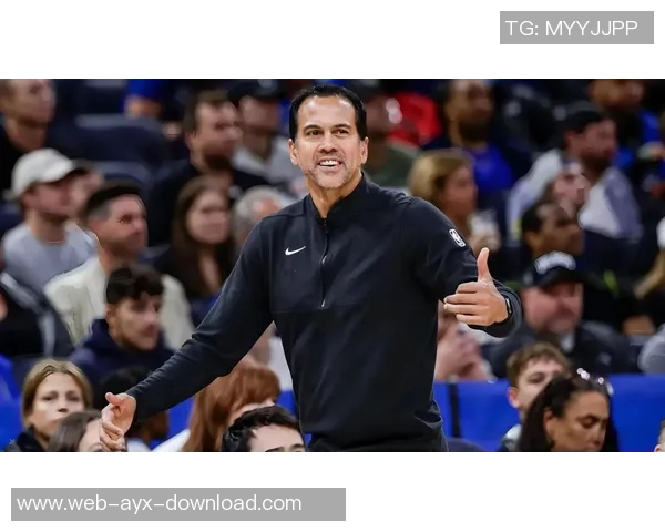 勇士与小牛激战正酣NBA季后赛精彩对决引发球迷热议